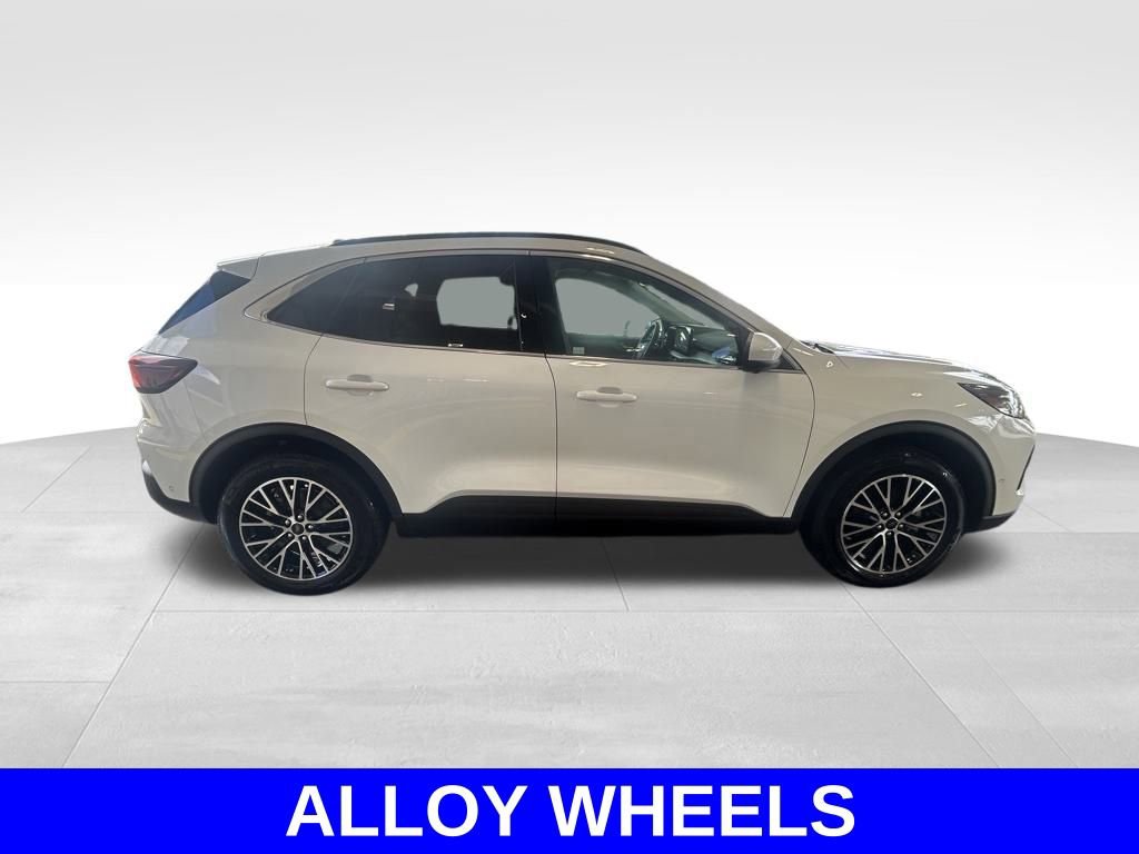 Certified 2024 Ford Escape SE w/ PHEV Premium Package FWD image 3