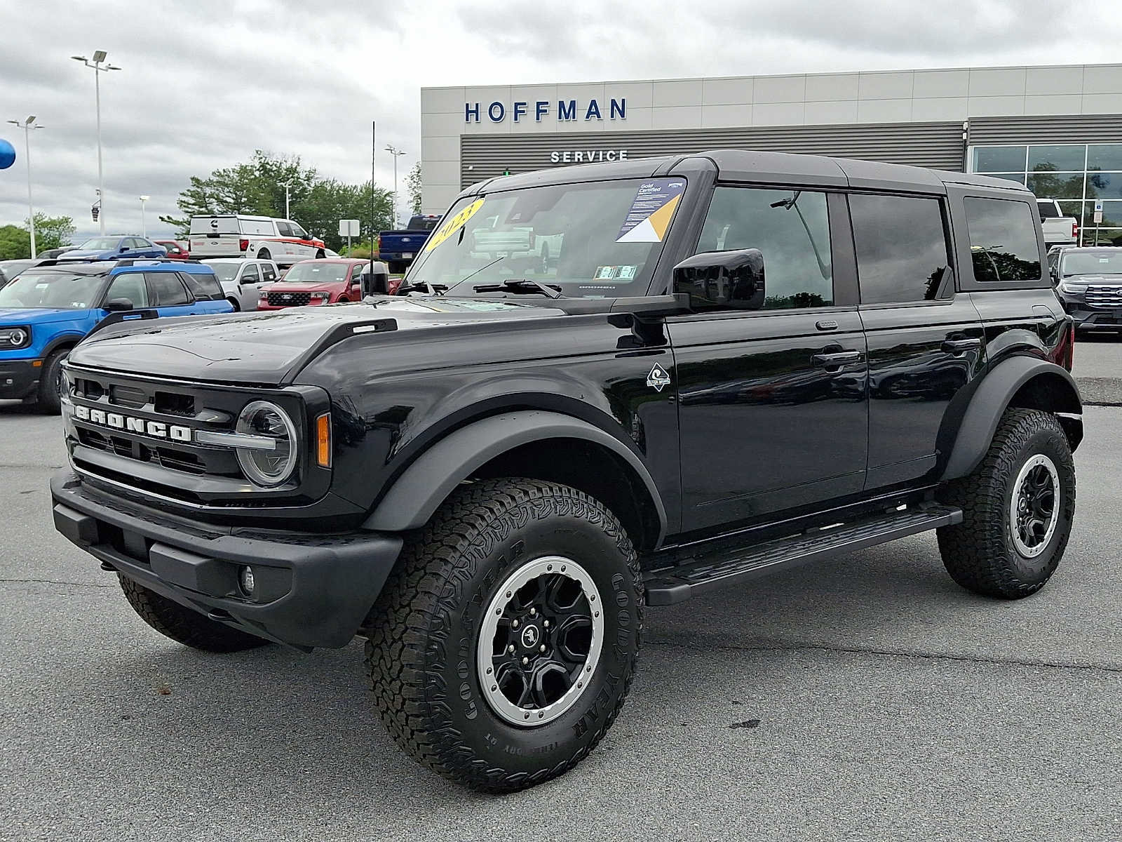 Certified 2023 Ford Bronco Outer Banks w/ Sasquatch Package AWD/4WD image 3
