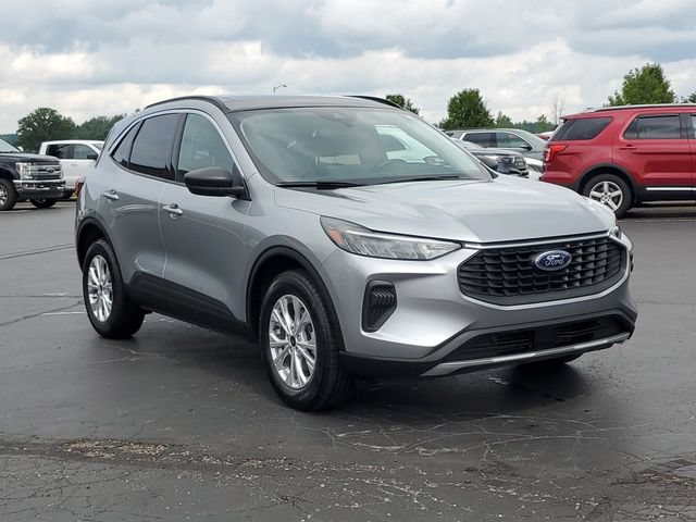Certified 2024 Ford Escape Active w/ Tech Pack #1 AWD/4WD image 2
