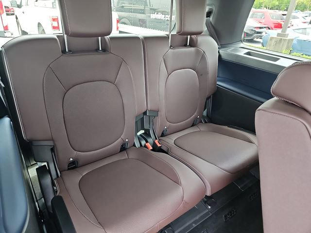 Used 2025 Volkswagen ID. Buzz Pro S RWD image 12
