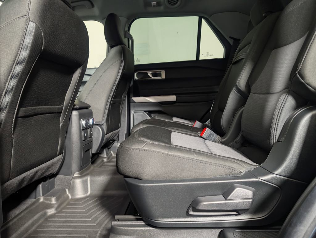 Certified 2022 Ford Explorer XLT RWD image 12