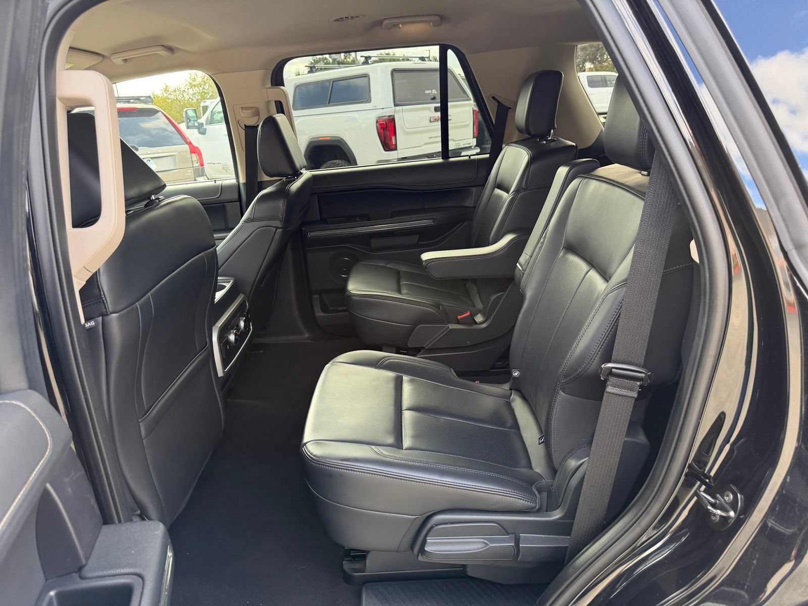 Certified 2024 Ford Expedition XLT AWD/4WD image 12