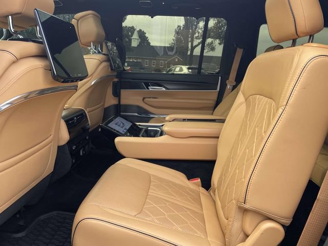 Used 2024 Jeep Grand Wagoneer Series III w/ Rear Seat Video Group 1 AWD/4WD image 10
