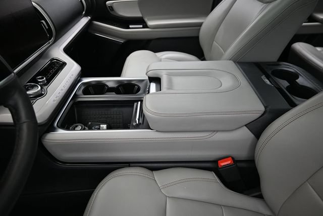 Certified 2025 Ford Expedition Active AWD/4WD image 26