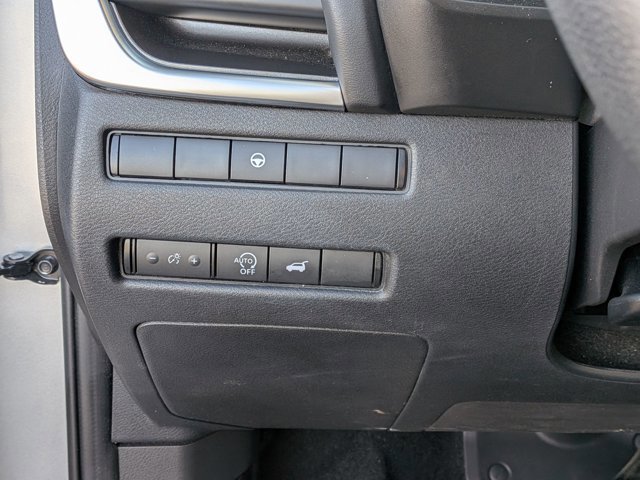 Used 2024 Nissan Rogue SV image 17