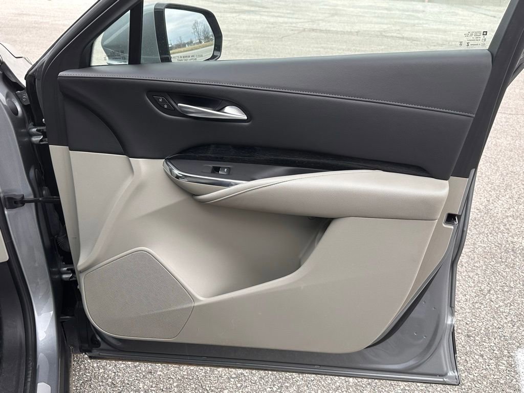 Used 2023 Cadillac XT4 Premium Luxury image 23