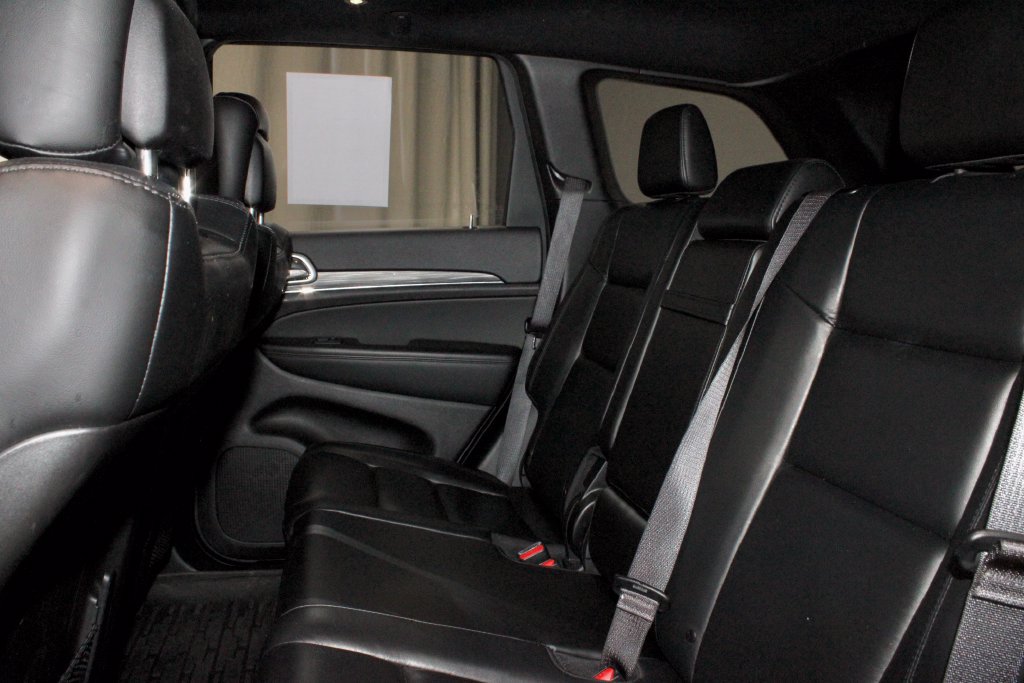 Used 2021 Jeep Grand Cherokee Limited AWD/4WD image 22