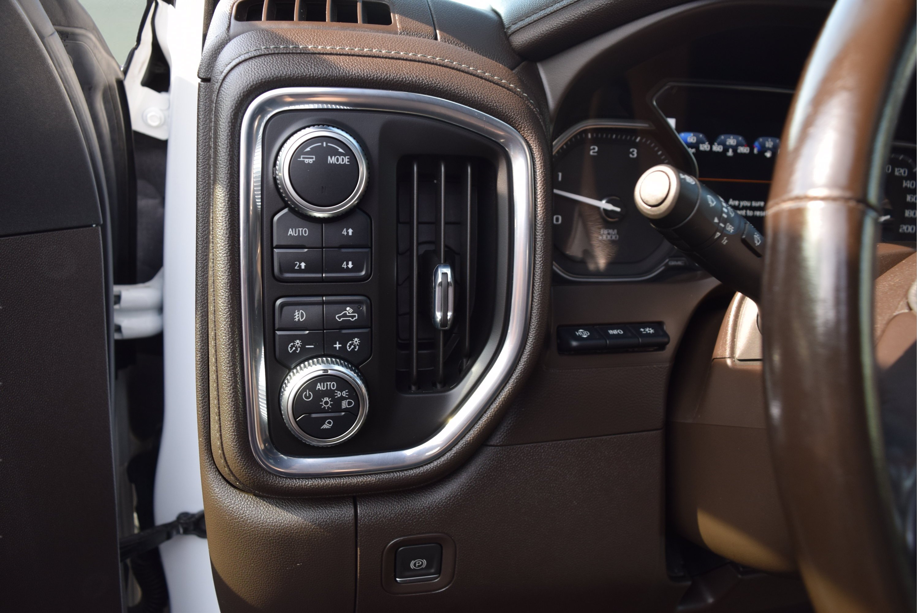 Used 2022 GMC Sierra 2500 Denali w/ Denali Ultimate Package AWD/4WD image 13