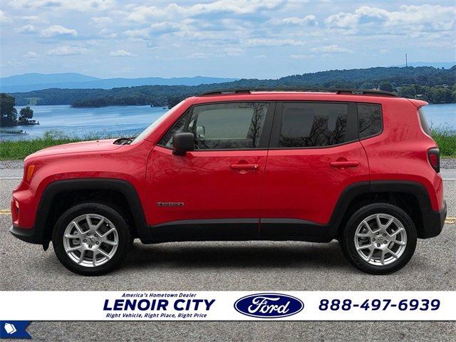 Used 2022 Jeep Renegade Latitude image 4