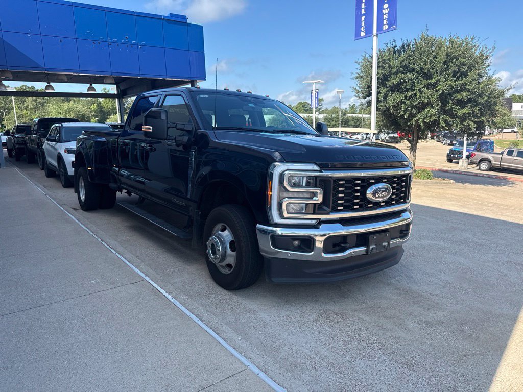 Certified 2025 Ford F350 Lariat w/ Lariat Ultimate Package AWD/4WD image 4
