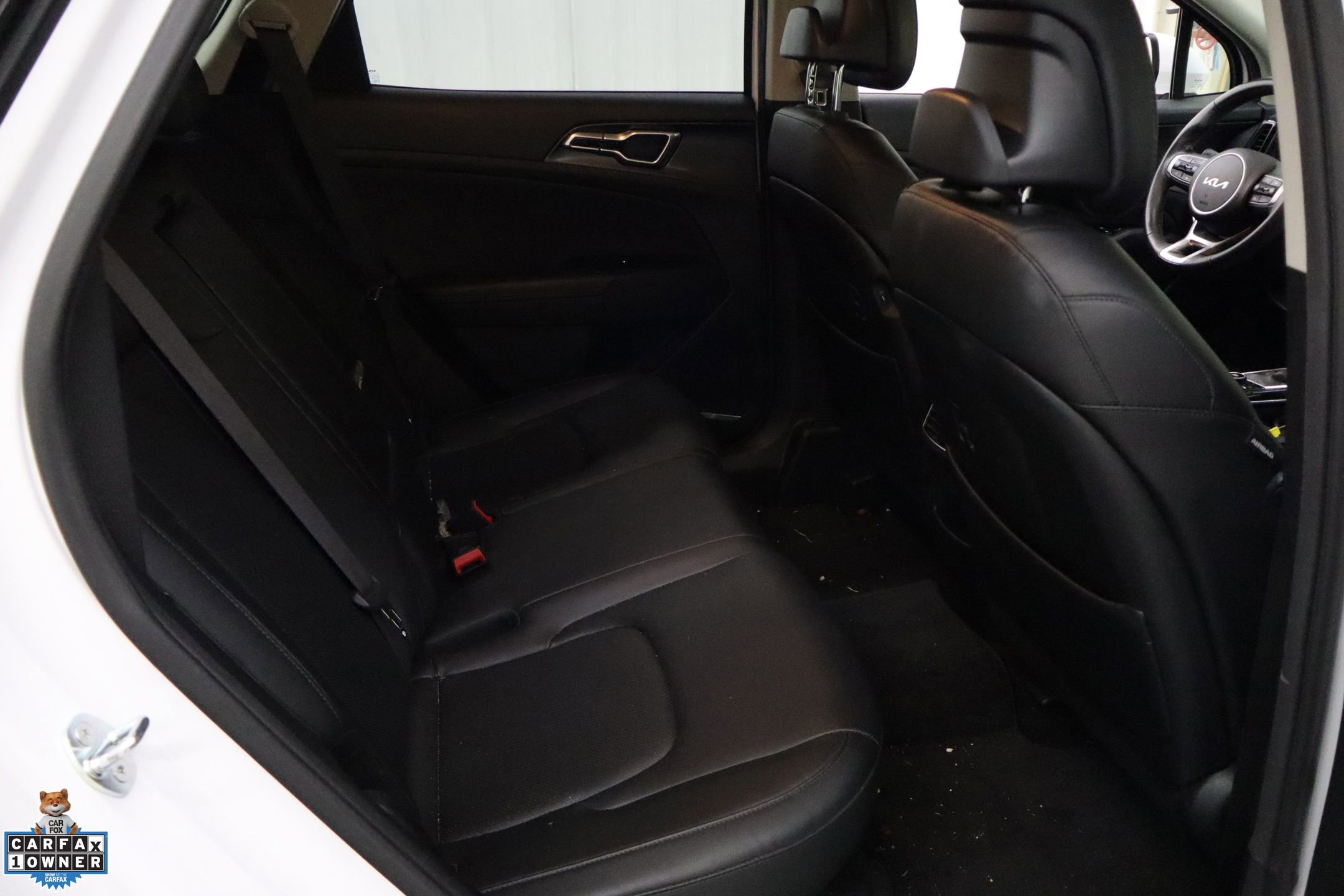 Used 2025 Kia Sportage EX image 23