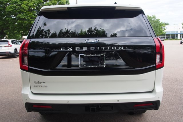 Certified 2025 Ford Expedition Active RWD image 6