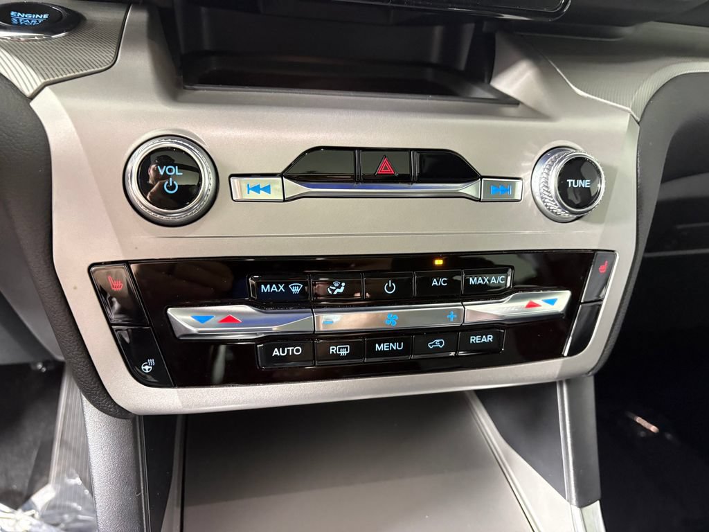 Certified 2023 Ford Explorer XLT w/ Equipment Group 202A AWD/4WD image 20