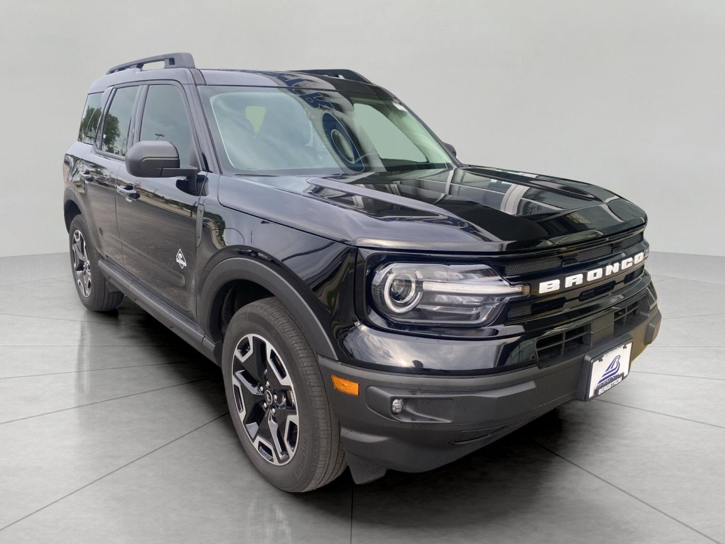 Certified 2023 Ford Bronco Sport Outer Banks w/ Tech Package AWD/4WD image 1