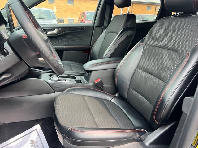 Certified 2024 Ford Escape ST-Line w/ Tech Pack #1 AWD/4WD image 18