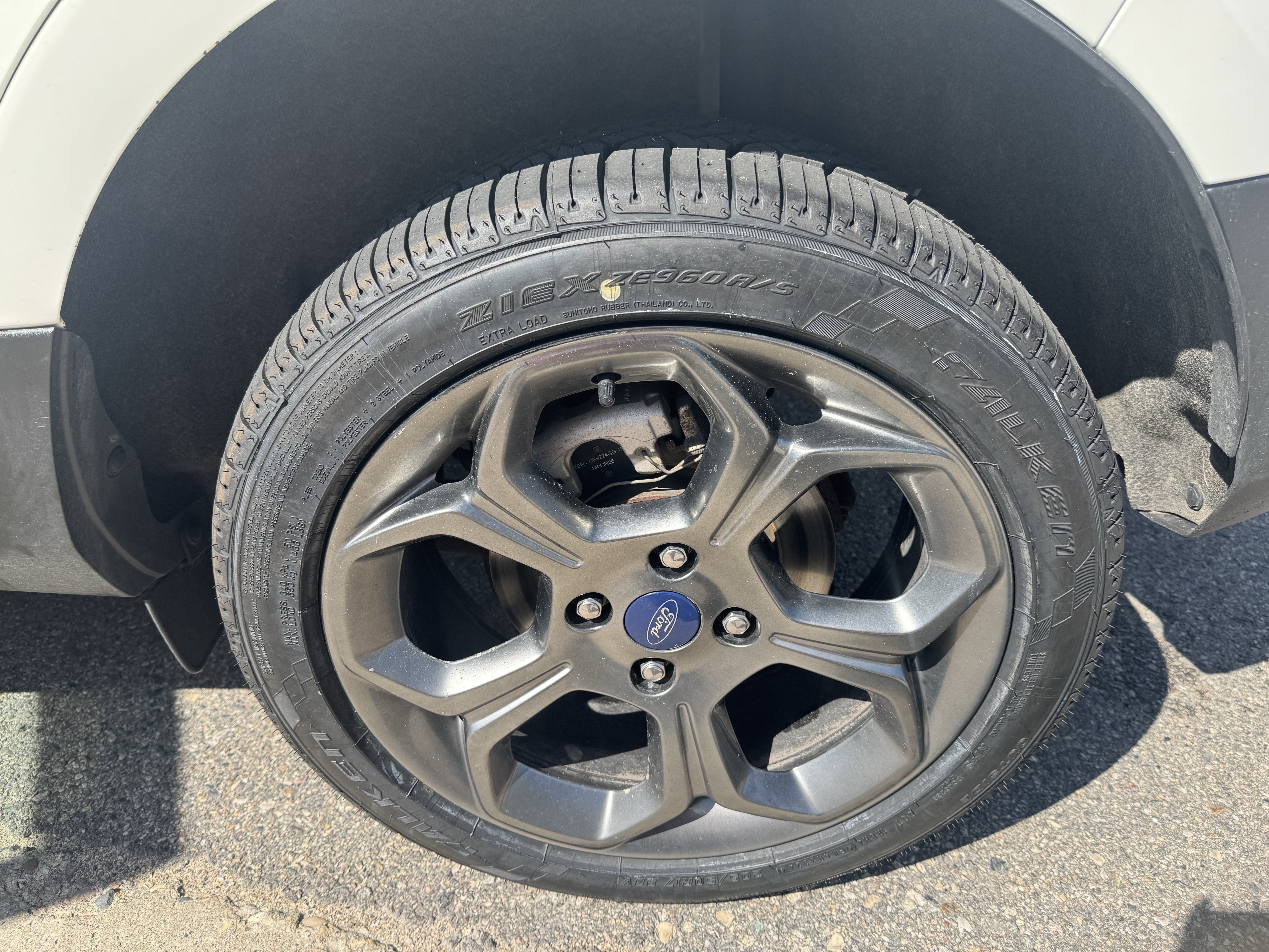Certified 2018 Ford EcoSport SES w/ SES Cold Weather Package AWD/4WD image 9