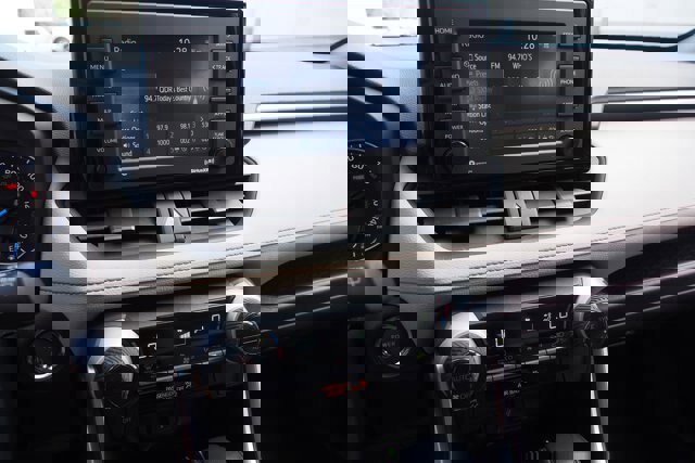 Used 2022 Toyota RAV4 XLE image 24