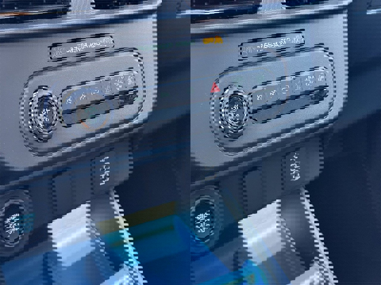 Certified 2025 Ford Maverick XLT w/ Equipment Group 302A image 17