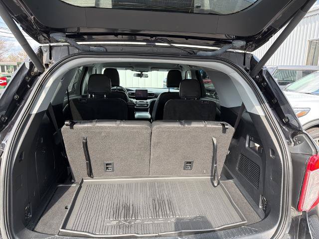 Certified 2022 Ford Explorer XLT w/ Equipment Group 202A AWD/4WD image 7