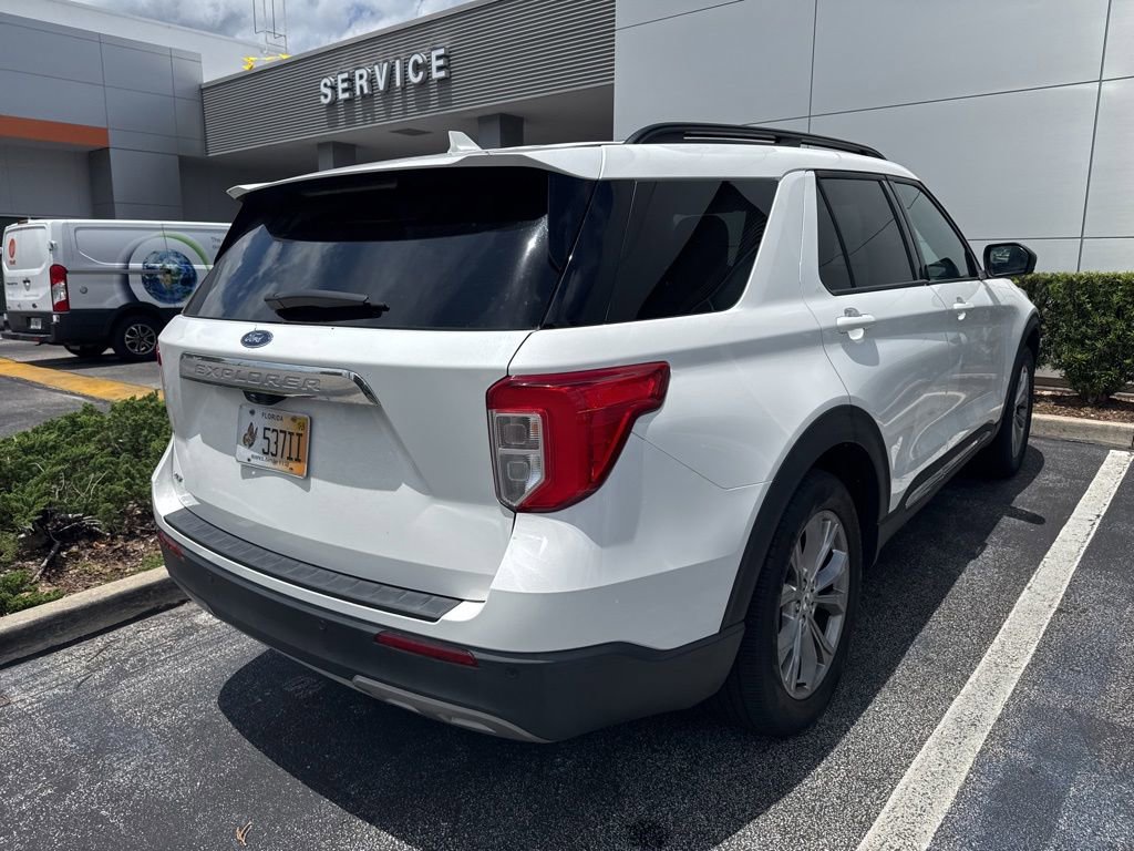 Certified 2023 Ford Explorer XLT w/ Equipment Group 202A RWD image 3