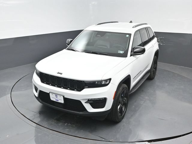 Used 2023 Jeep Grand Cherokee Limited w/ Black Appearance Package AWD/4WD image 20