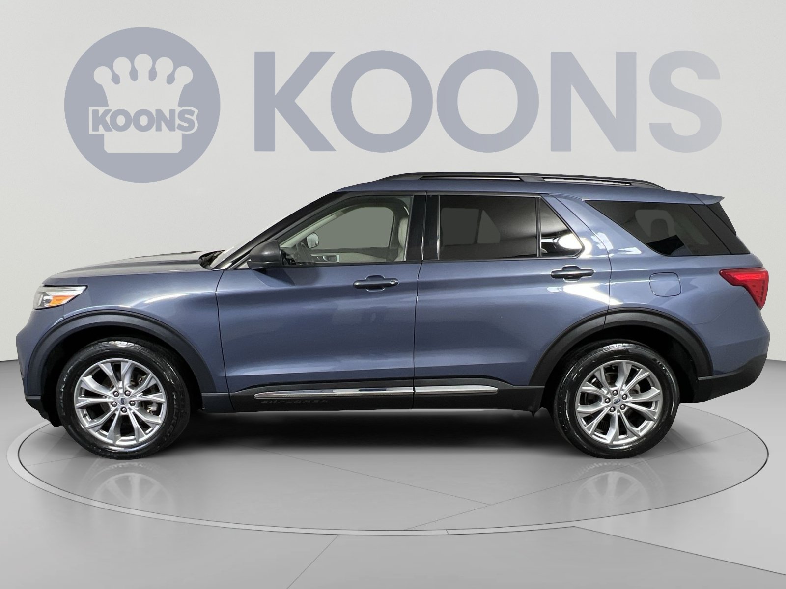 Certified 2021 Ford Explorer XLT w/ Equipment Group 202A AWD/4WD image 2