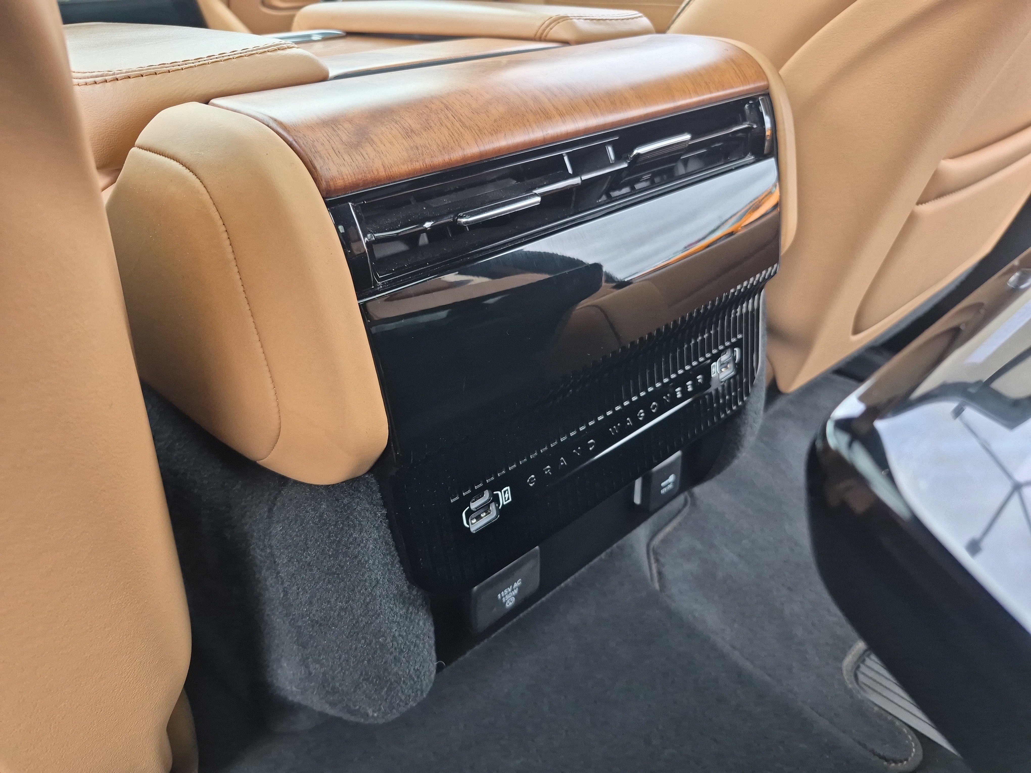 Used 2023 Jeep Grand Wagoneer L Series III image 22