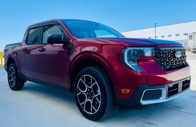 Certified 2025 Ford Maverick Lariat w/ 4K Tow Package AWD/4WD image 3