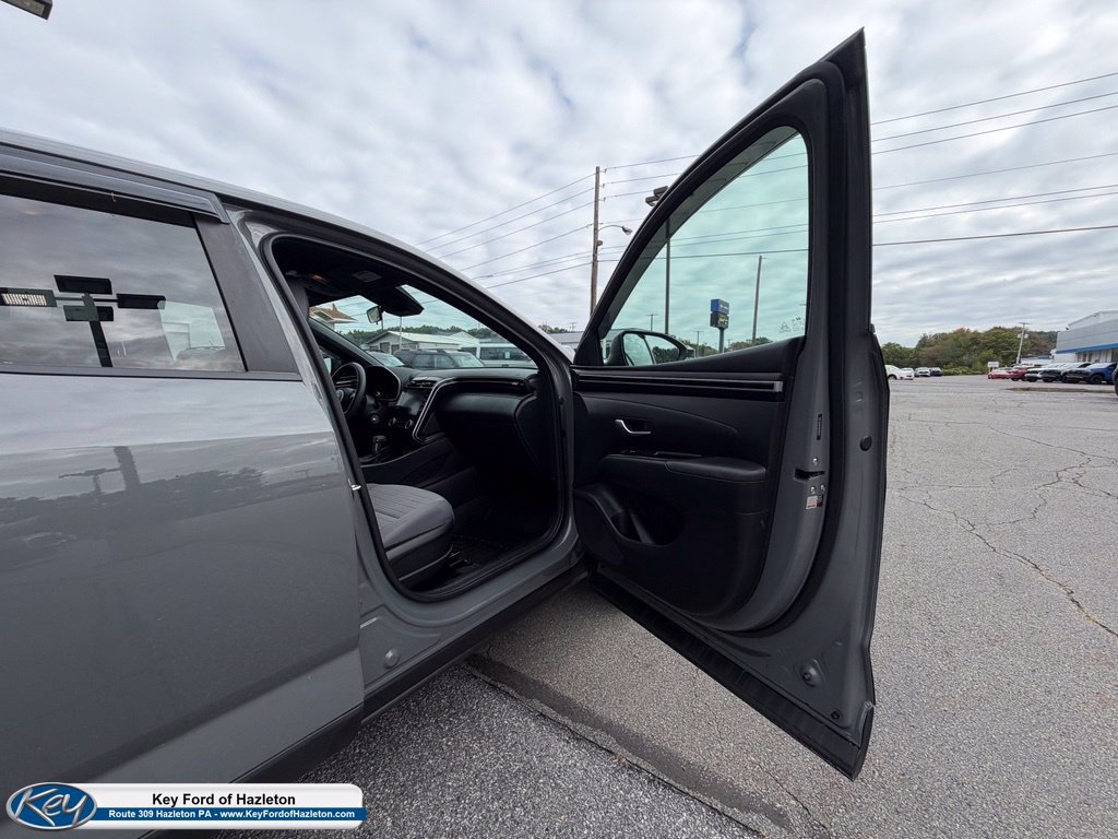 Used 2024 Hyundai Santa Cruz SE FWD image 16
