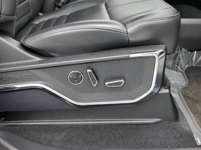 Certified 2025 Ford F150 Platinum w/ Equipment Group 702A High AWD/4WD image 34