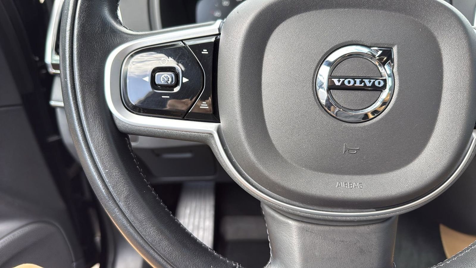 Used 2022 Volvo XC90 T6 Inscription w/ Lounge Package image 14