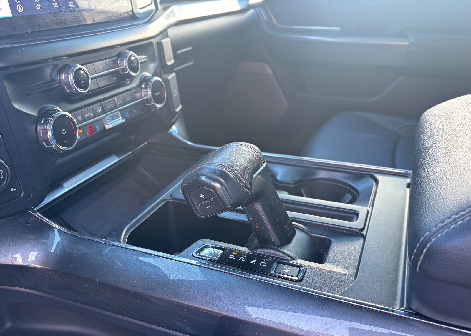 Certified 2022 Ford F150 Lariat w/ Equipment Group 502A High image 51