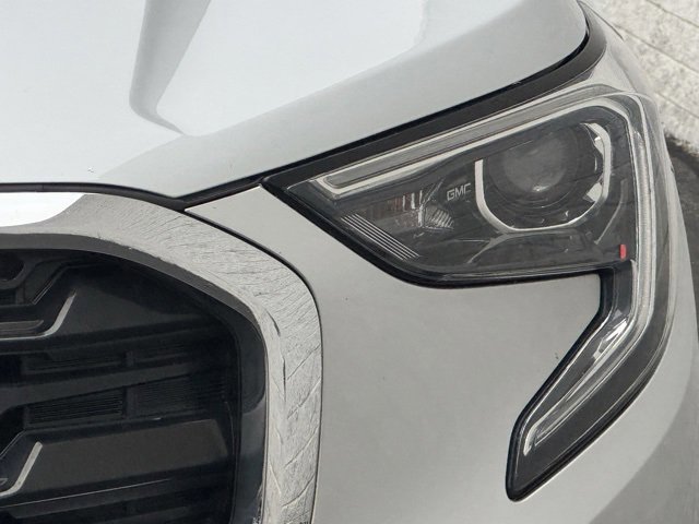 Used 2020 GMC Terrain SLE w/ Driver Convenience Package image 11