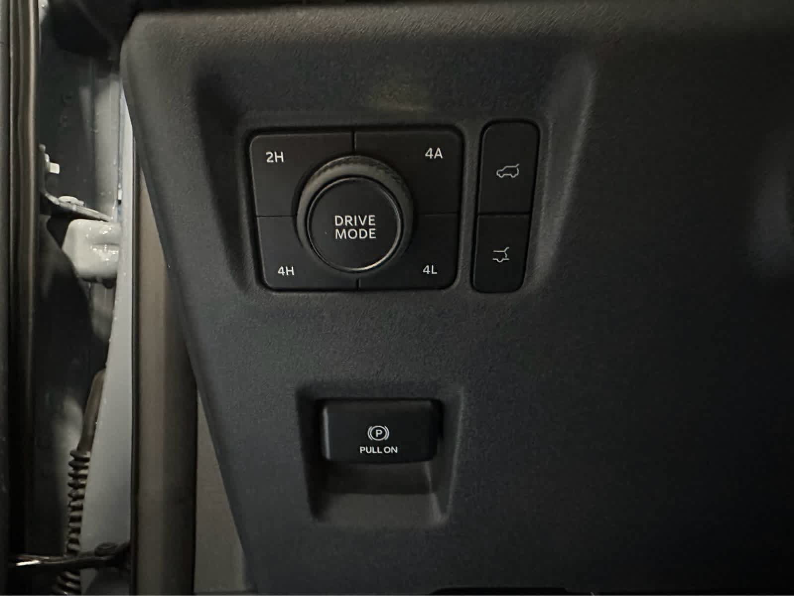 Certified 2025 Ford Expedition Active AWD/4WD image 21