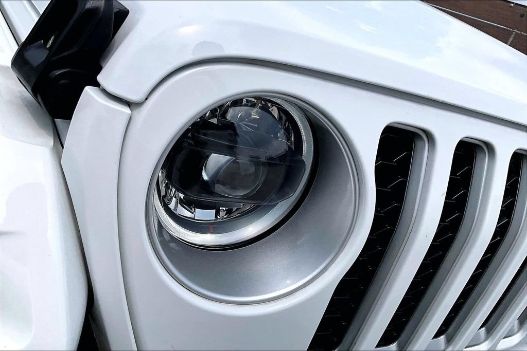 Used 2023 Jeep Wrangler Unlimited Sahara AWD/4WD image 27
