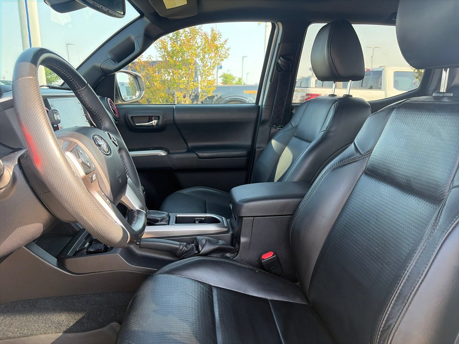 Used 2021 Toyota Tacoma Limited AWD/4WD image 14
