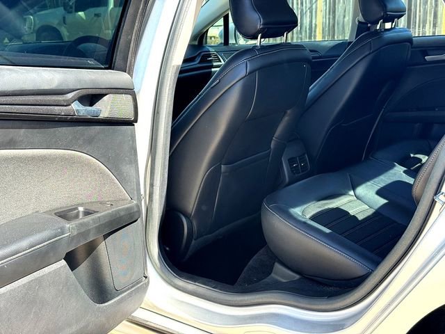 Certified 2018 Ford Fusion SE w/ Equipment Group 201A image 22