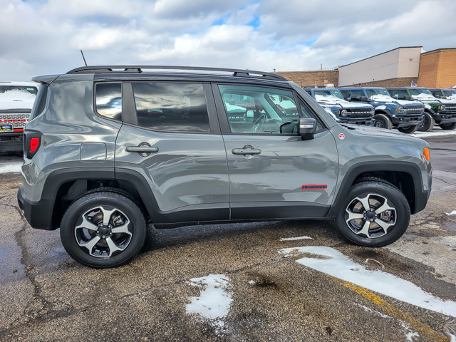 Used 2020 Jeep Renegade Trailhawk w/ UConnect 8.4 Nav Group image 7