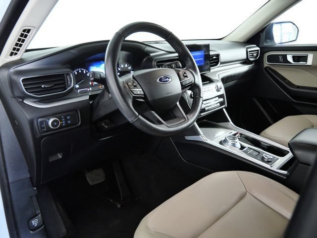 Certified 2020 Ford Explorer XLT w/ Equipment Group 202A AWD/4WD image 16
