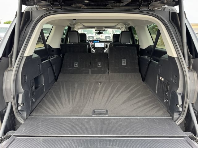 Certified 2025 Ford Expedition Max Platinum w/ Driver's Package AWD/4WD image 20