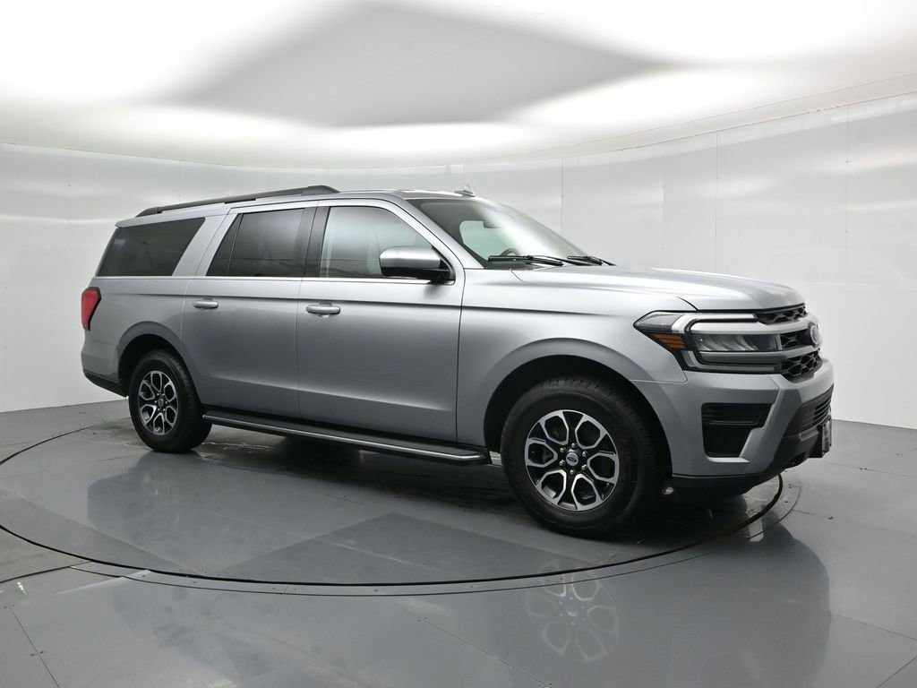 Certified 2023 Ford Expedition Max XLT image 3