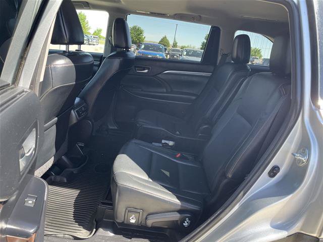 Used 2018 Toyota Highlander Limited w/ Protection Package #3 AWD/4WD image 19