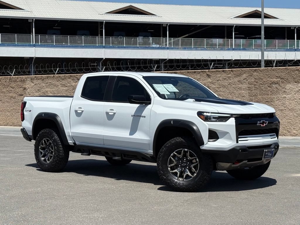 Used 2025 Chevrolet Colorado ZR2 AWD/4WD image 1