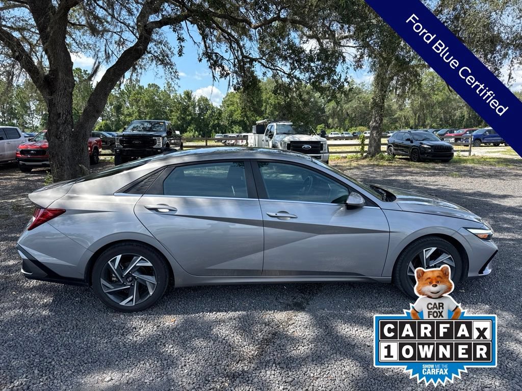 Used 2025 Hyundai Elantra SEL FWD image 8