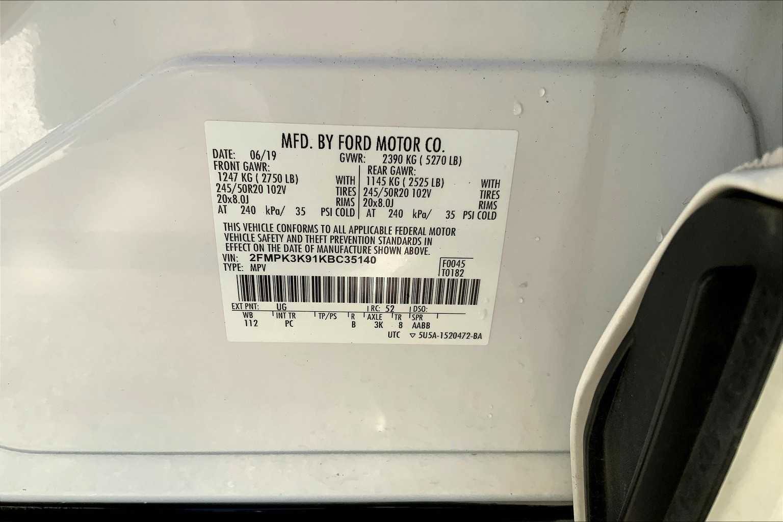 Certified 2019 Ford Edge Titanium w/ Equipment Group 301A FWD image 34
