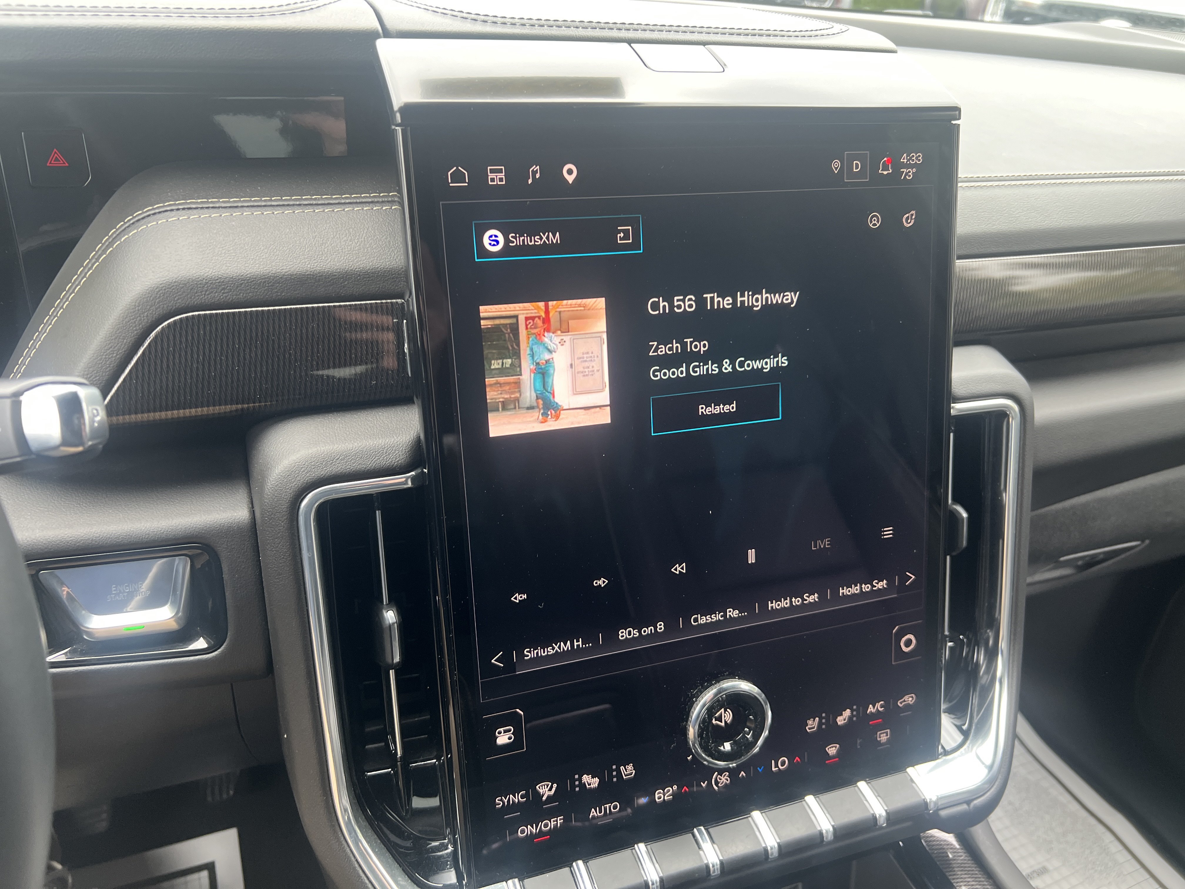 Used 2025 GMC Yukon Elevation w/ Elevation Premium Package AWD/4WD image 11