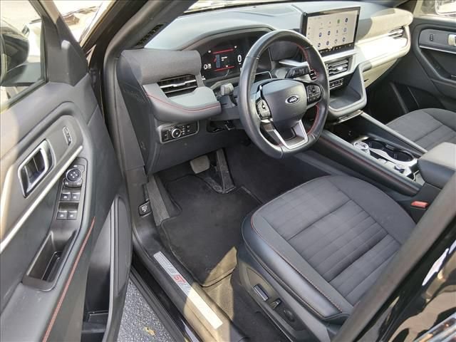 Certified 2025 Ford Explorer ST-Line w/ ST-Line Street Pack AWD/4WD image 10