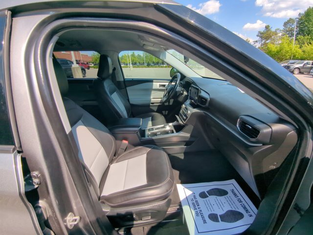 Certified 2022 Ford Explorer XLT w/ Equipment Group 202A RWD image 35