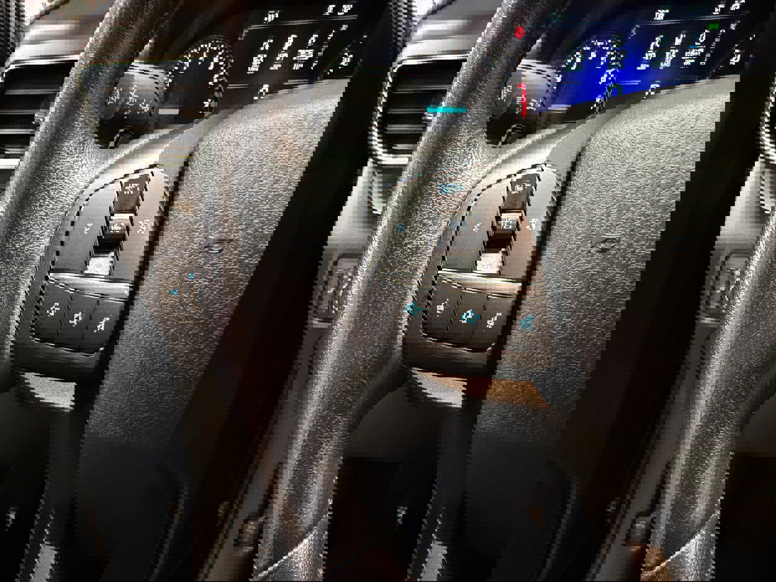 Certified 2020 Ford Explorer XLT w/ Equipment Group 202A image 20