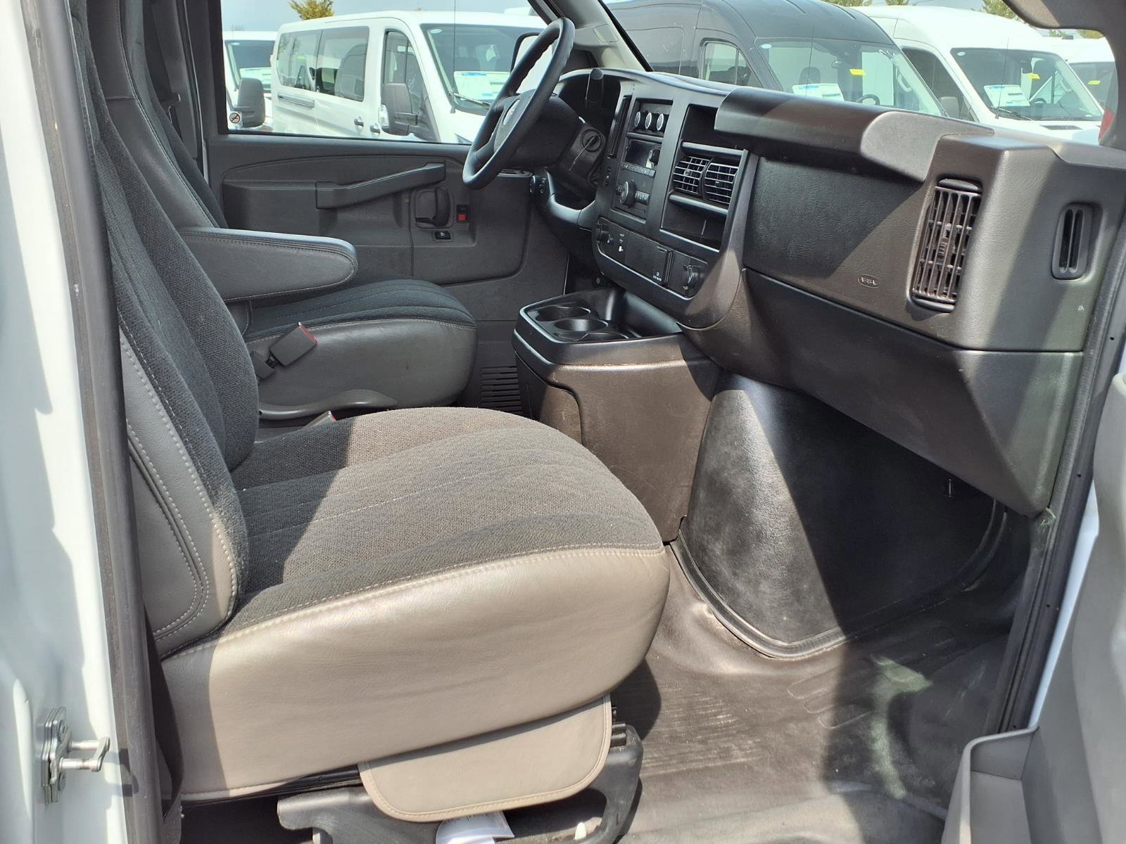 Used 2024 GMC Savana 2500 w/ Driver Convenience Package image 10